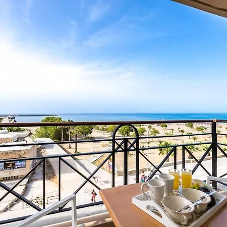 Ξενοδοχείο Aqua Marina Living 2*